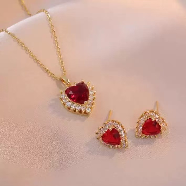 Fashion Micro-inlaid Pendant Ruby Heart Necklace - Image 3
